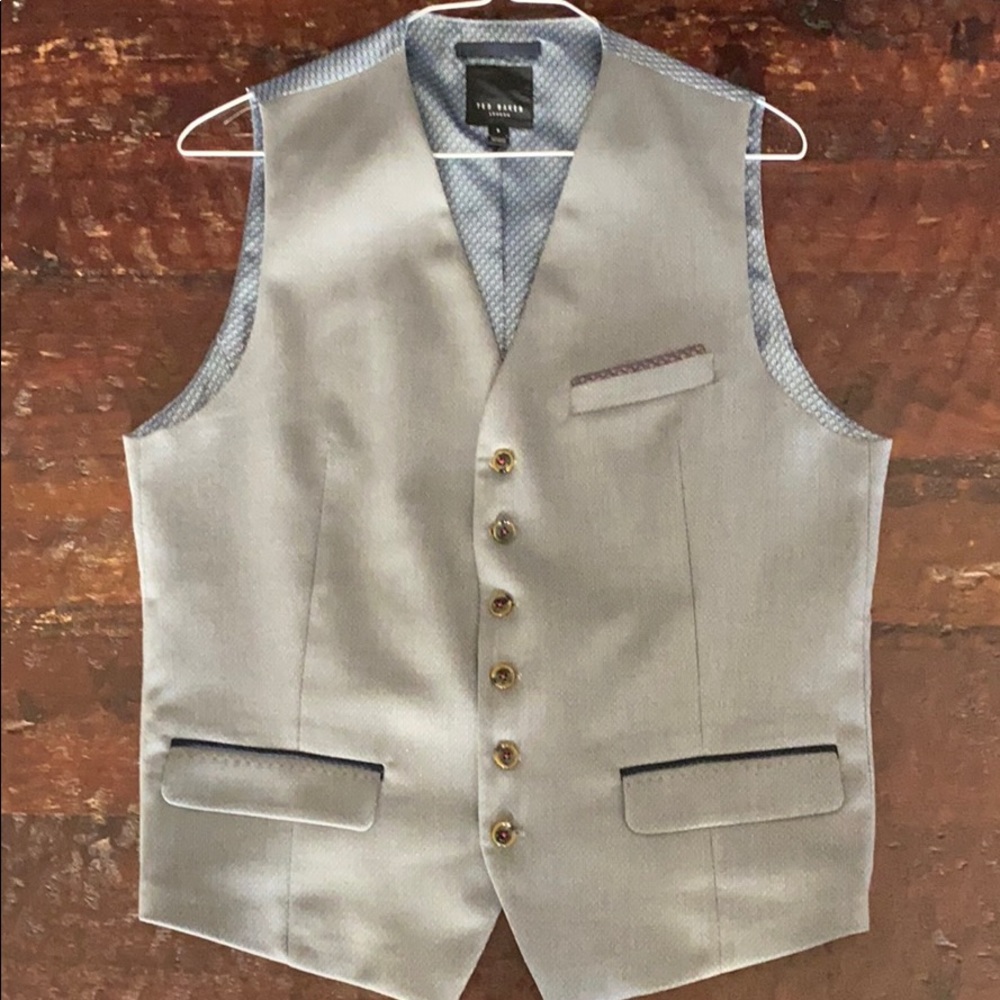 Ted Baker vest size 42 (Ted Baker size 5)